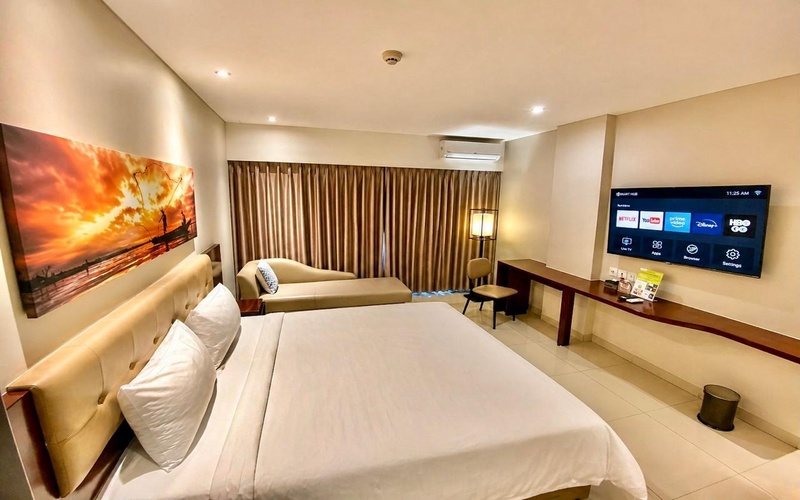 Deluxe Room - King Bed 